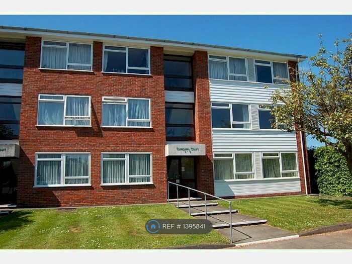 2 Bedroom Flat To Rent In Blenheim Road, Barnet, EN5