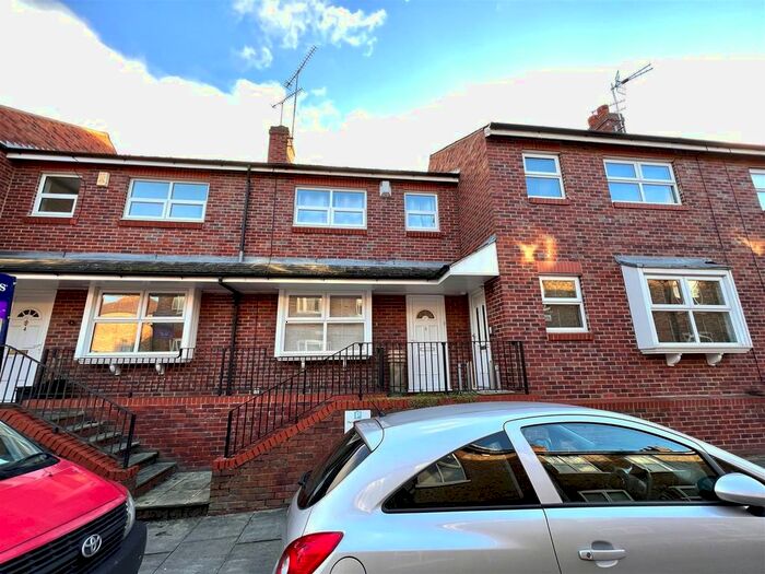 2 Bedroom Property To Rent In River Street, York, YO23