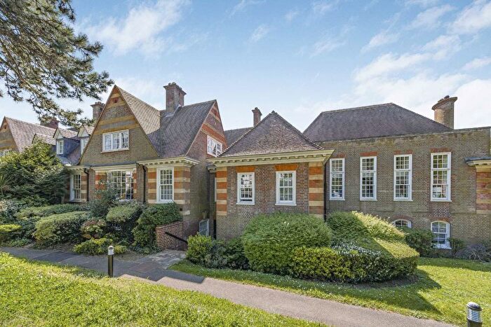 2 Bedroom Flat For Sale In Cottage Close, Harrow, HA2