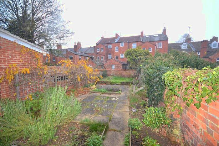 2 Bedroom End Of Terrace House To Rent In Victoria Road, Northampton, NN1