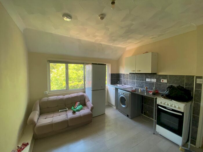 1 Bedroom Flat To Rent In Seaweed Close, Weston Lane, Southampton, SO19