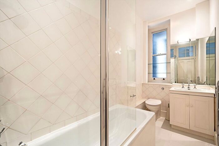 1 Bedroom Flat For Sale In Holland Park, Holland Park, W11