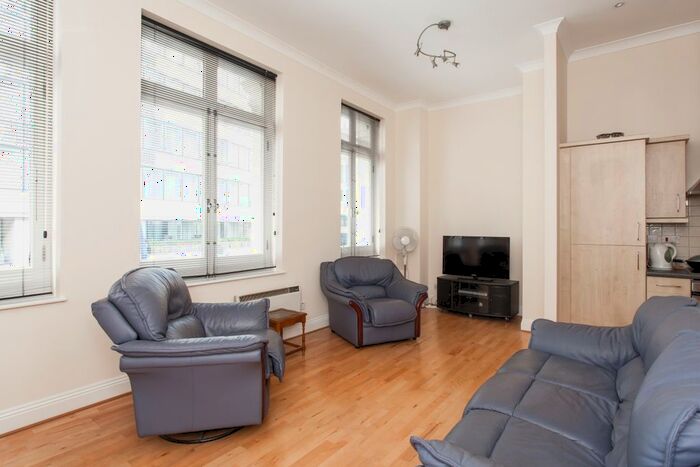 1 Bedroom Flat To Rent In Ludgate Square, London, EC4M