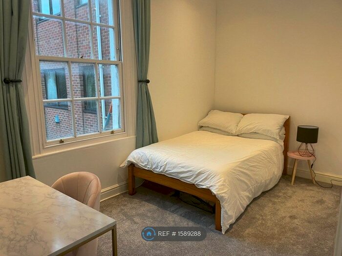 2 Bedroom Flat To Rent In London Road, Newbury, RG14