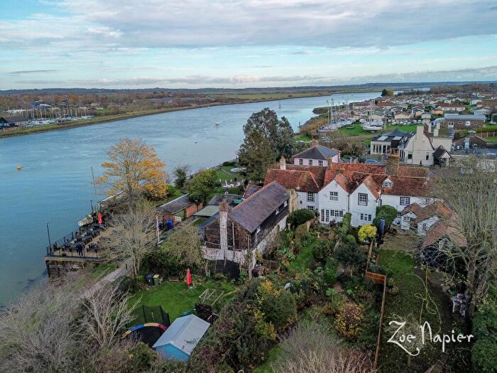 2 Bedroom Cottage For Sale In Hullbridge, SS5