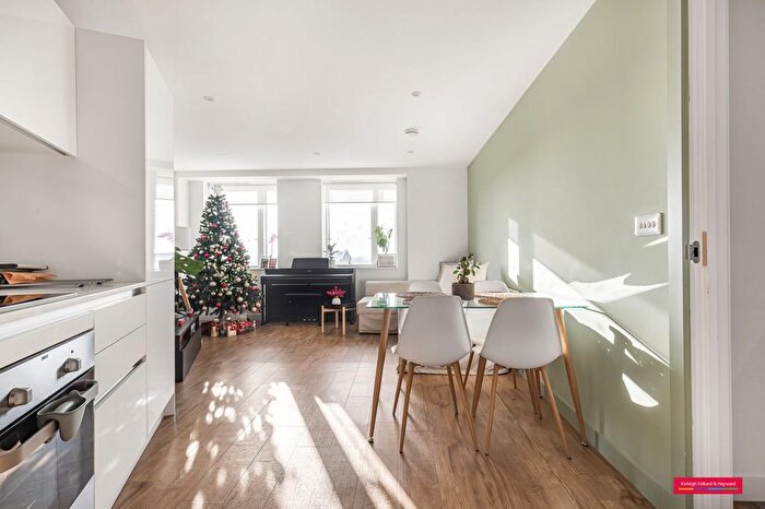 2 Bedroom Flat To Rent In High Street, London, W3