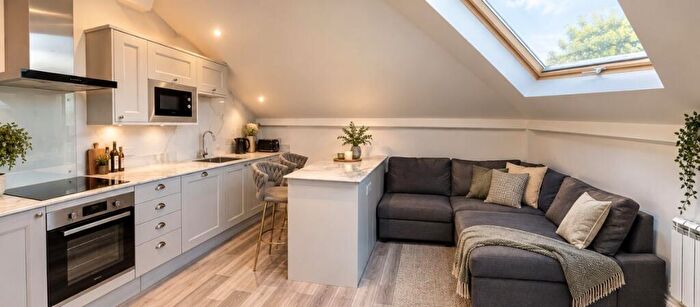 2 Bedroom Flat To Rent In Methuen Close, BH8
