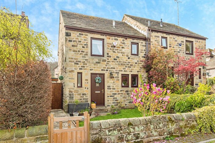 3 Bedroom Semi Detached House For Sale In Mill Farm Drive, Newmillerdam, Wakefield, WF2