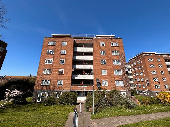 1 Bedroom Flat To Rent In Napier House, Wellington Road, BN2
