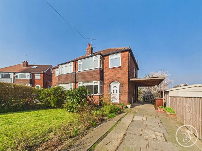 3 Bedroom Semi Detached House For Sale In Templestowe Drive, Leeds, LS15