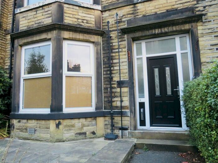 1 Bedroom Apartment To Rent In Heath Hall, Savile Park, Halifax, HX1