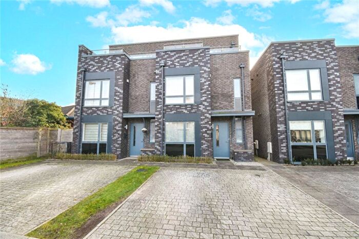 5 Bedroom Semi Detached House For Sale In Broxbourne Close, West Didsbury, M20