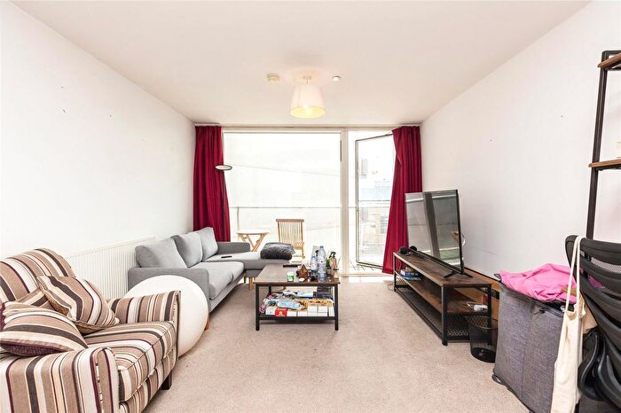 1 Bedroom Flat For Sale In Canal Street, Nottingham, NG1