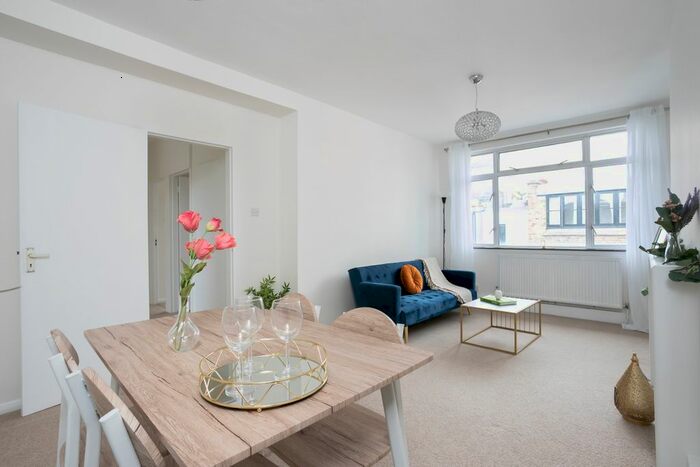 2 Bedroom Flat To Rent In Whitfield Street, London, W1T