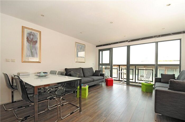 2 Bedroom Flat To Rent In Bell Yard Mews, London, SE1