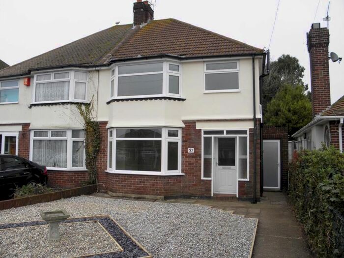 3 Bedroom Semi-Detached House To Rent In Lindenthorpe Road, Broadstairs CT10