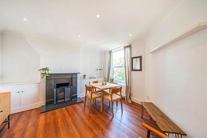 2 Bedroom Flat For Sale In Tanners Hill, Deptford, SE8