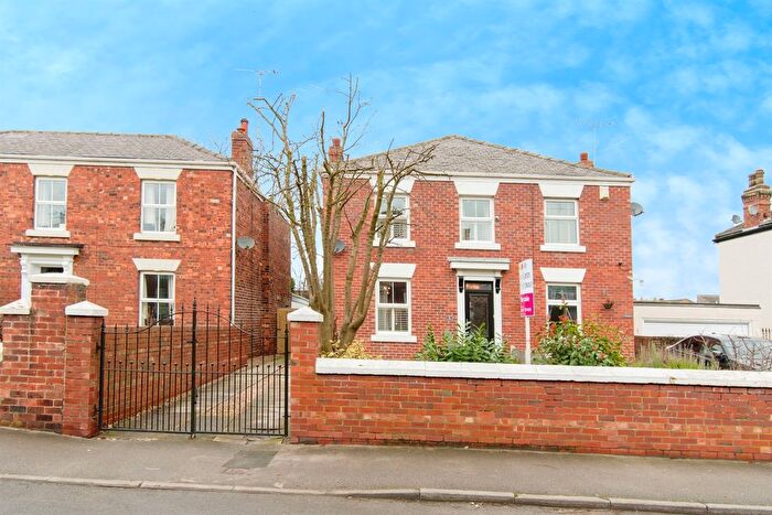 3 Bedroom Semi-Detached House For Sale In Ropewalk, Knottingley, WF11