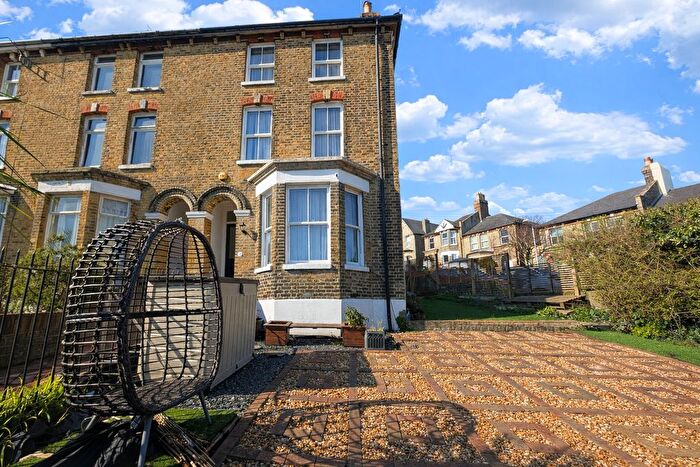 5 Bedroom End Terrace House For Sale In Priory Grove, Dover, CT17