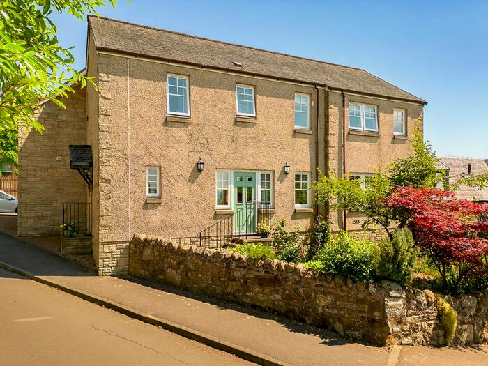 3 Bedroom Detached House For Sale In Old Perth Road, Milnathort, Kinross, KY13