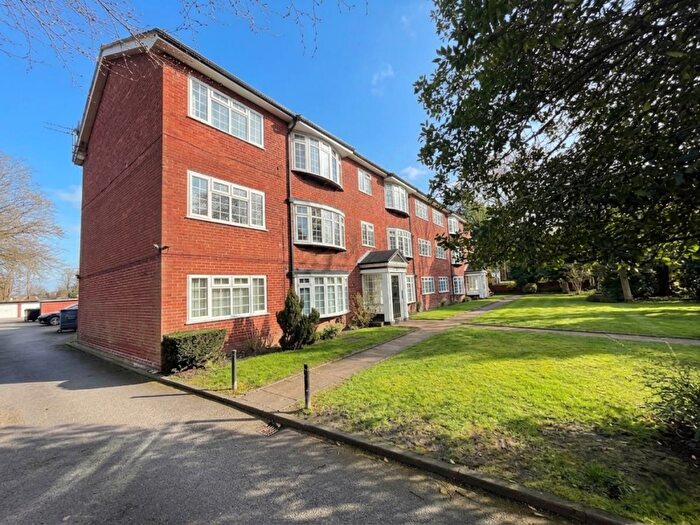 2 Bedroom Apartment For Sale In Brooklands Road, Sale, M33