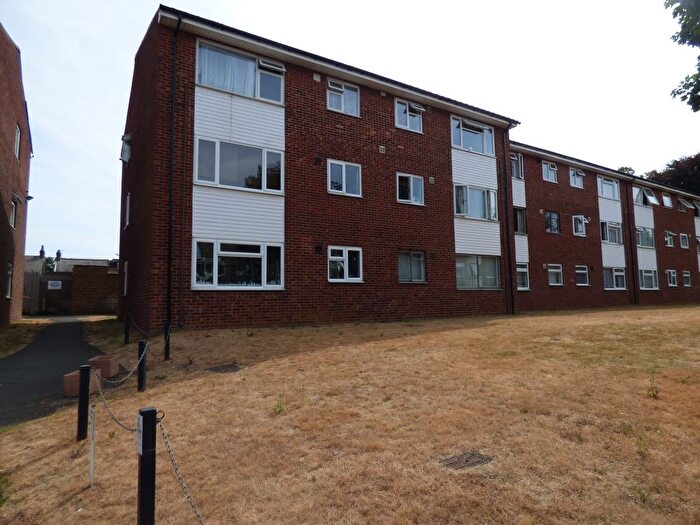2 Bedroom Flat To Rent In The Shires, Luton, LU2