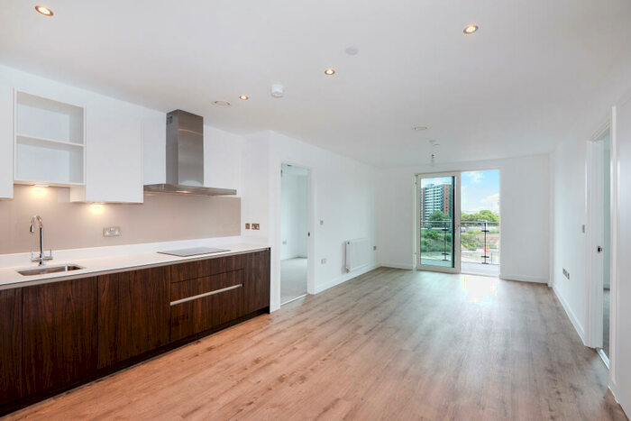 2 Bedroom Flat To Rent In Lockgate Square, Salford, M5