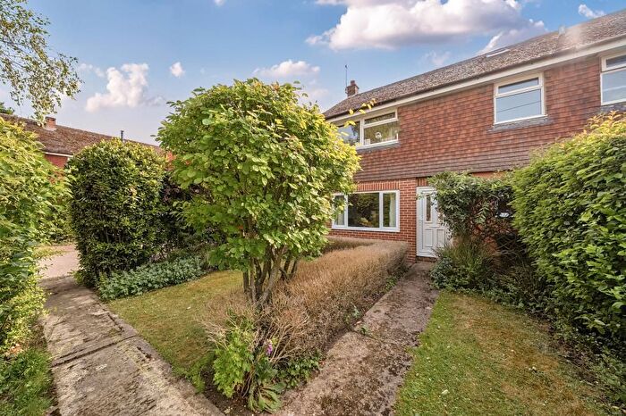 4 Bedroom Semi-detached House For Sale In Hinton Waldrist, Faringdon, SN7