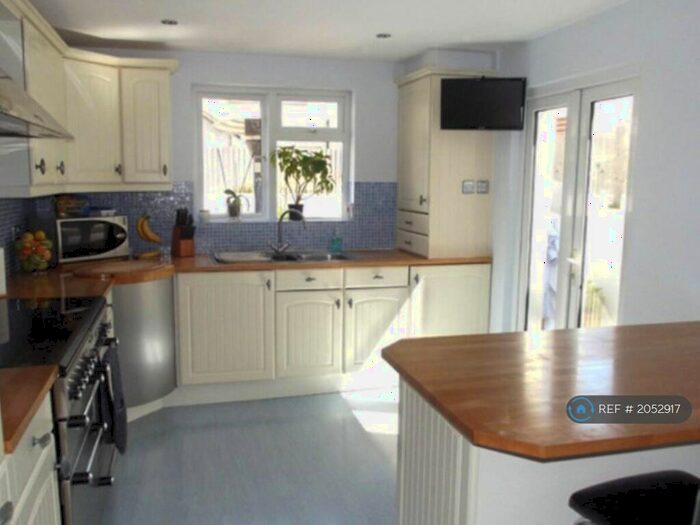 3 Bedroom Terraced House To Rent In St Leonard&#;S Rd, Hove, BN3