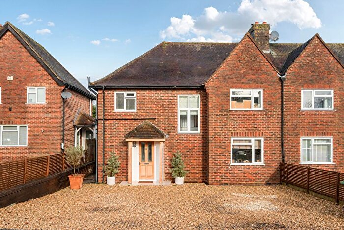 3 Bedroom Semi-Detached House To Rent In Norwood Close, Effingham, KT24