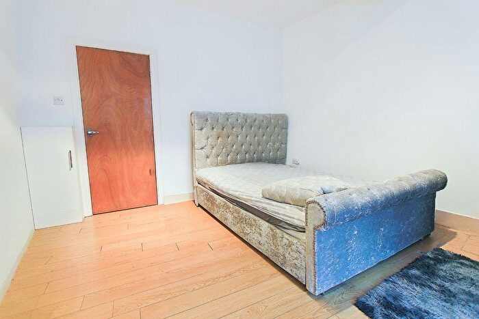 1 Bedroom Flat For Sale In Brighton Road, South Croydon, CR2