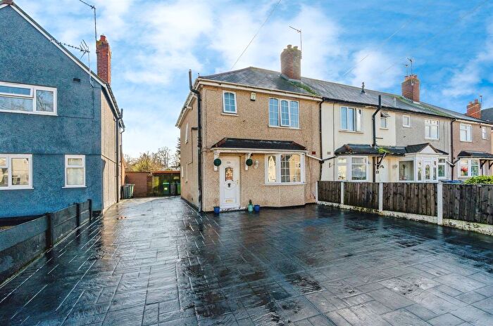 3 Bedroom Semi Detached House For Sale In Cotterills Road, Tipton, DY4