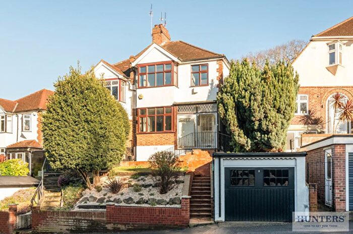 3 Bedroom Semi Detached House For Sale In New Road, Abbey Wood, SE2