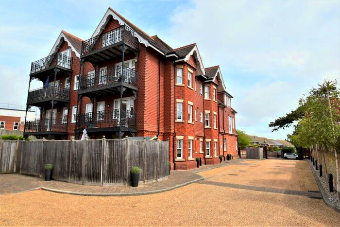 2 Bedroom Flat To Rent In Gaudick Place, Eastbourne, BN20
