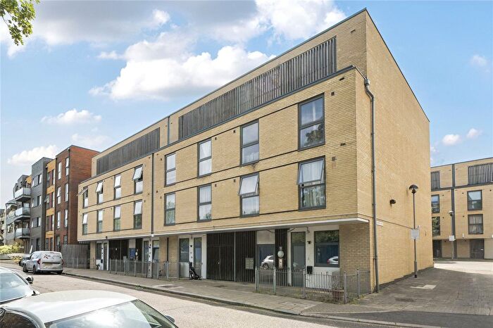 2 Bedroom Flat For Sale In Nightingale Grove, London, SE13