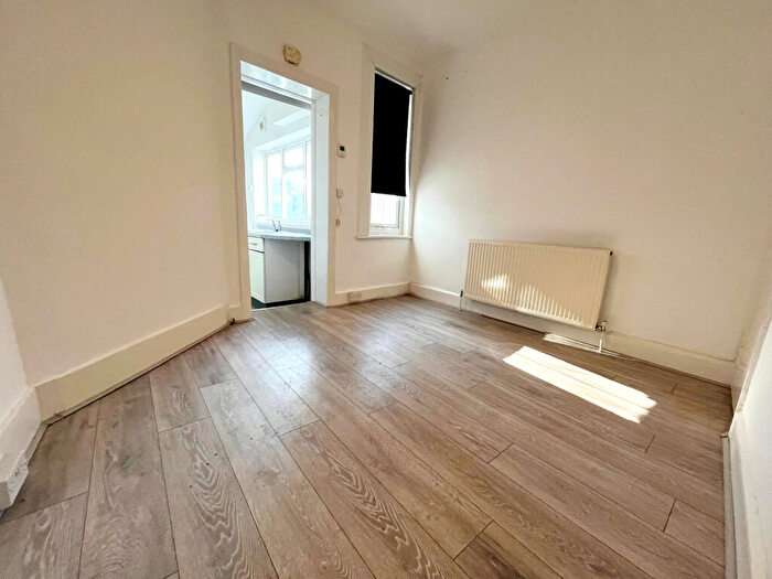 2 Bedroom End Of Terrace House To Rent In Princes Road, Hextable, BR8