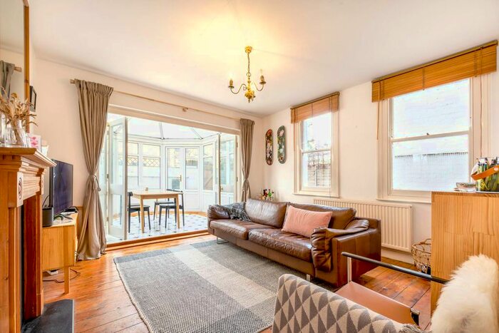 2 Bedroom Flat To Rent In Danemere Street, West Putney, London, SW15