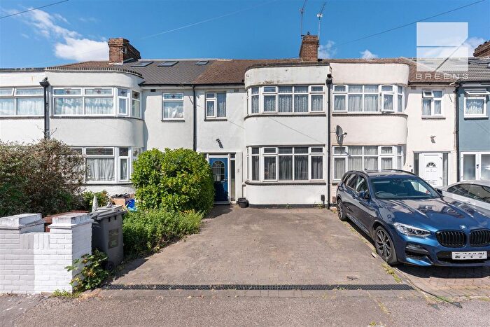 3 Bedroom Property For Sale In Hollywood Road, Chingford, E4