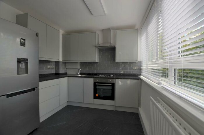 2 Bedroom Flat To Rent In Inglemere Road London, SE23