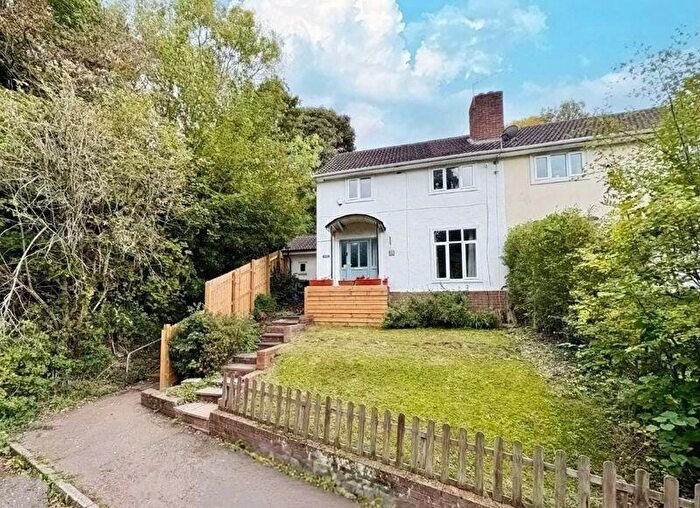 3 Bedroom Semi-Detached House For Sale In Hickmerelands Lane, Sedgley, DY3