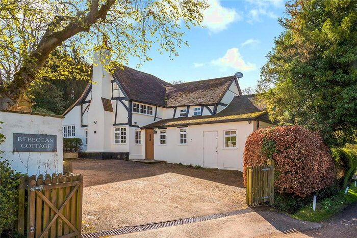 4 Bedroom Detached House For Sale In Crazies Hill, Reading, Berkshire, RG10