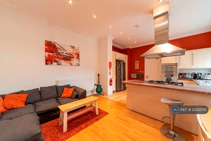 5 Bedroom Semi Detached House To Rent In Lilac Grove, Beeston, Nottingham, NG9