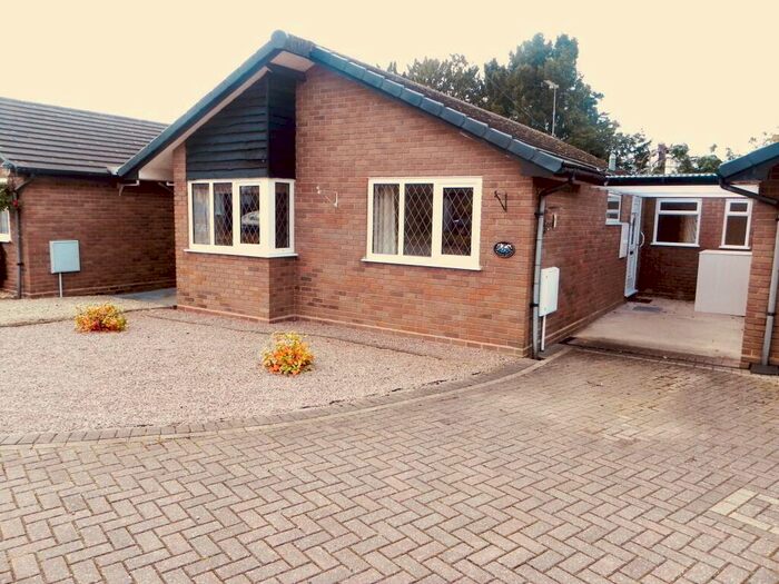 3 Bedroom Bungalow To Rent In Court Close, Kidderminster, Worcestershire, DY11