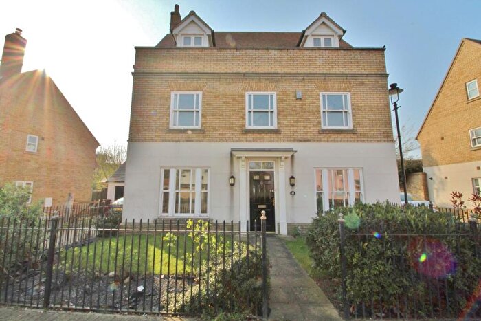 6 Bedroom Town House To Rent In Ravenswood Avenue, Ravenswood, Ipswich, IP3