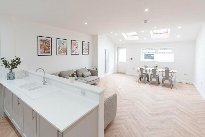 6 Bedroom Terraced House To Rent In Blantyre Road, Liverpool, Merseyside, L15