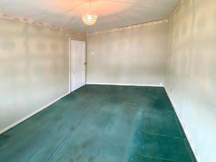 3 Bedroom Detached Bungalow For Sale In Lockwood Close, Farnborough, GU14