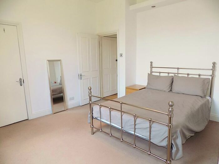 Studio To Rent In Kingdon Road, London, NW6