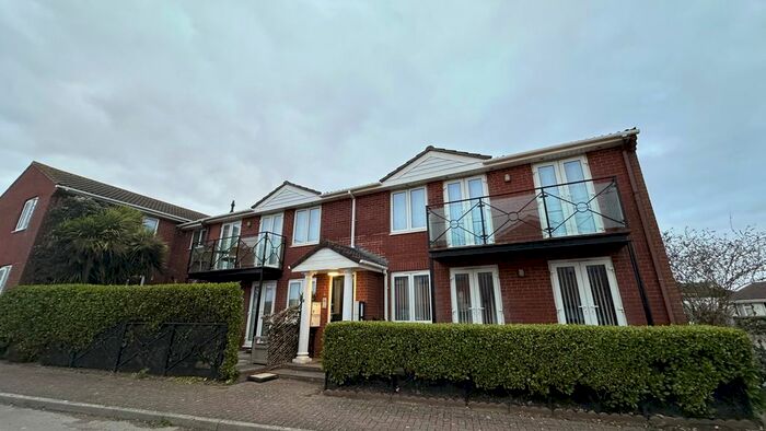 2 Bedroom Flat To Rent In Beach Road, Weston Super Mare, BS22