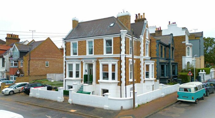 1 Bedroom Flat To Rent In Carlton Avenue, Ramsgate, CT11