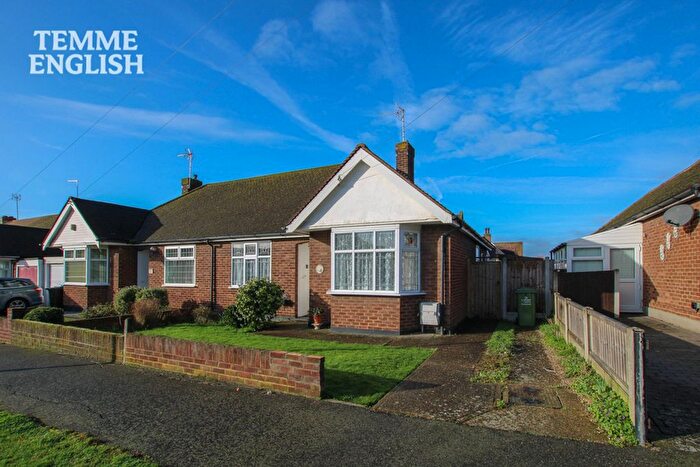 3 Bedroom Semi-Detached Bungalow For Sale In Popes Crescent, Basildon, SS13